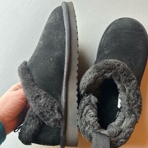 Koolaburra Black Winter Boots